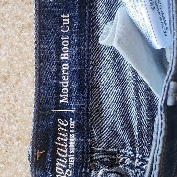 NWT Signature Levi Modern Boot Cut Simply Stretch Size 10L - Picture 2 of 11